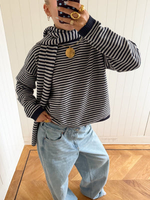 ALVA KNIT WITH SCARF IN NAVY AND GREY - scandivv