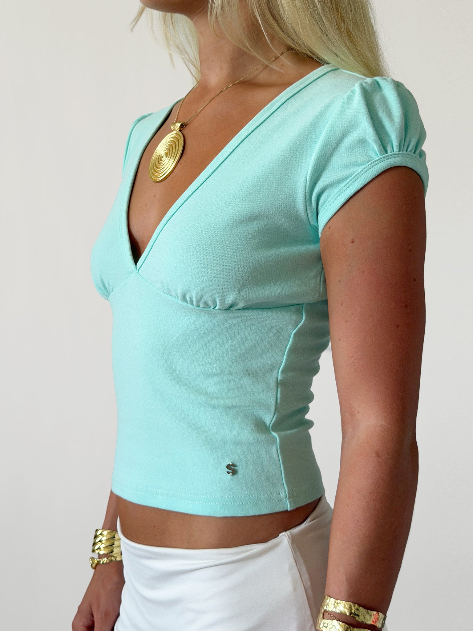 TILDE RUCHED SLEEVE V NECK TOP IN AQUA