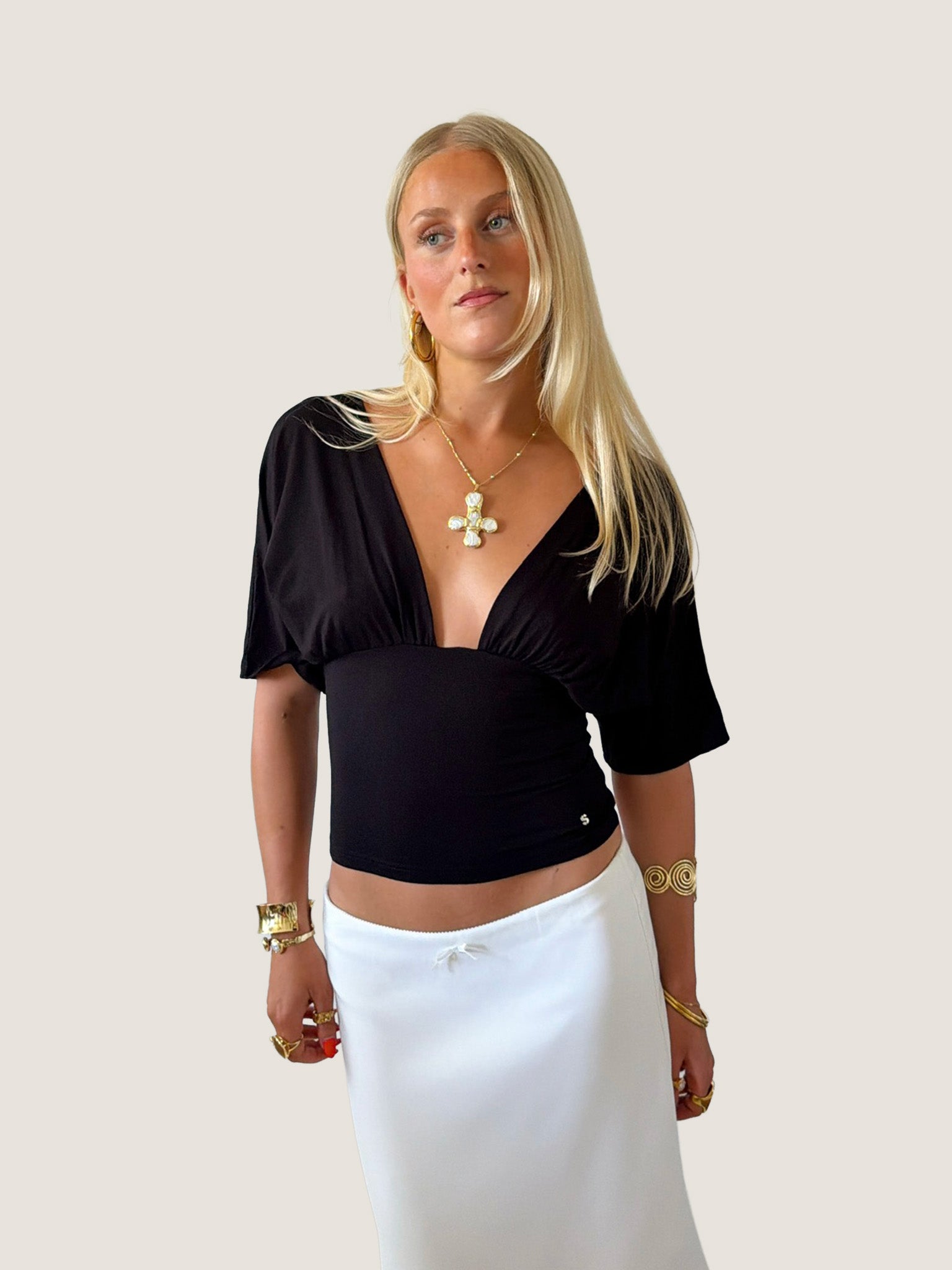 ANNA DEEP V DRAPED SLEEVE TOP IN BLACK