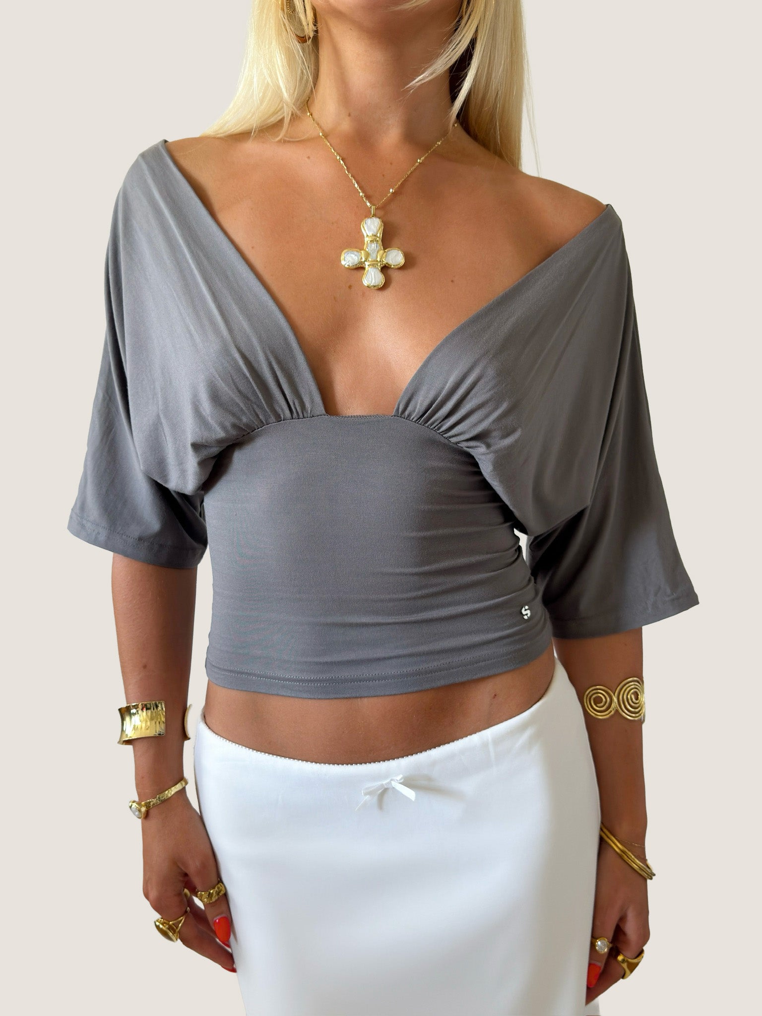 ANNA DEEP V DRAPED SLEEVE TOP IN SMOKE