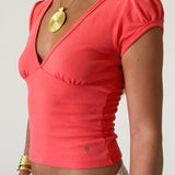 TILDE RUCHED SLEEVE V NECK TOP IN CORAL
