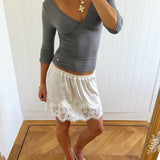 EDDA V-NECK 3/4 SLEEVE TOP IN SMOKE