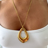 PLEUN NECKLACE