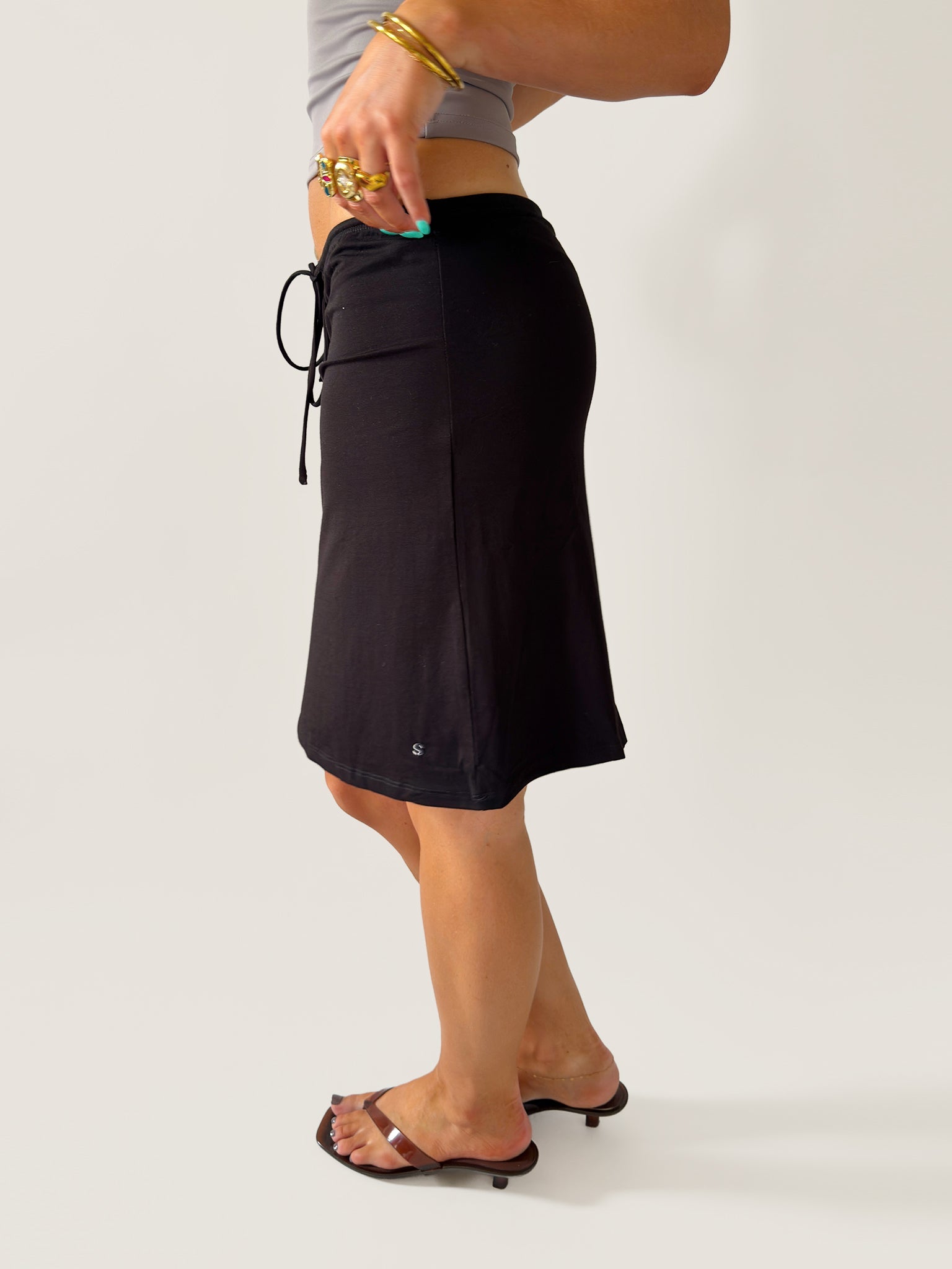 FIEN DRAWSTRING SKIRT IN BLACK - scandivv