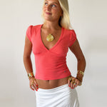 TILDE RUCHED SLEEVE V NECK TOP IN CORAL - scandivv