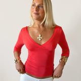 EDDA V-NECK 3/4 SLEEVE TOP IN CORAL RED - scandivv