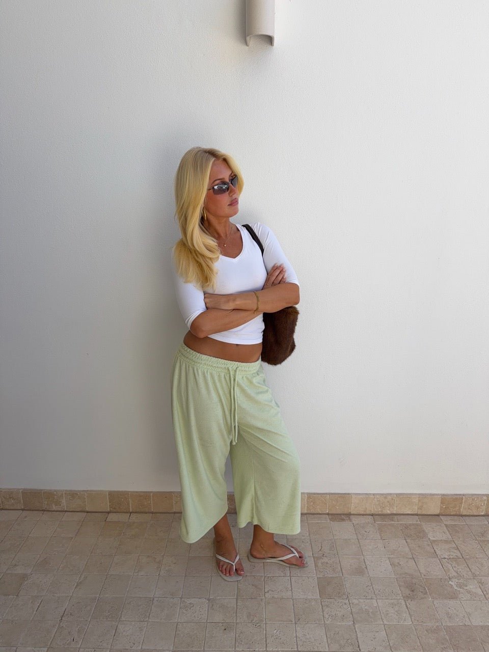 PREORDER - SUUS V-NECK 3/4 SLEEVE TOP IN WHITE - scandivv