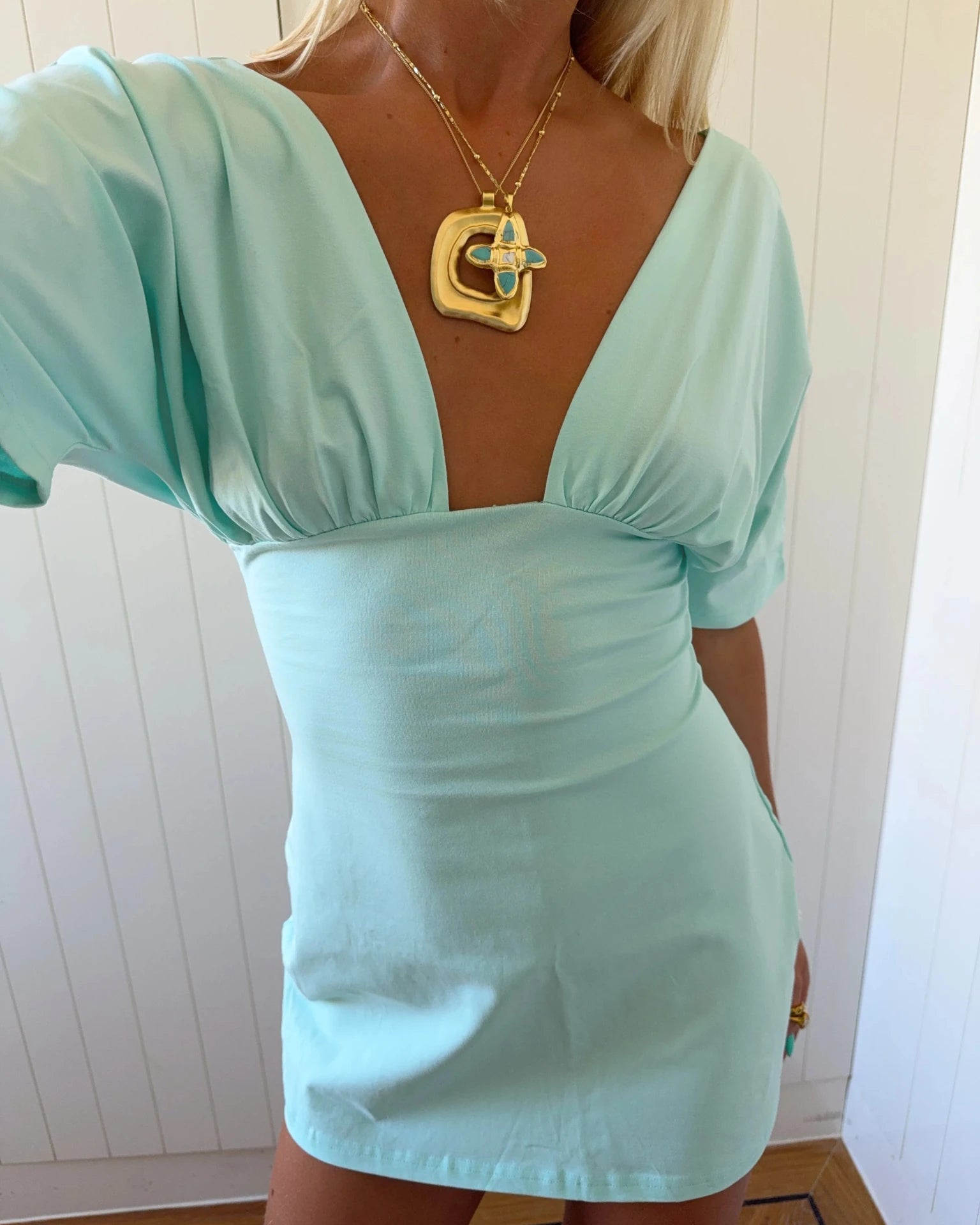 JESSIE DEEP V DRAPED SLEEVE DRESS IN AQUA - scandivv