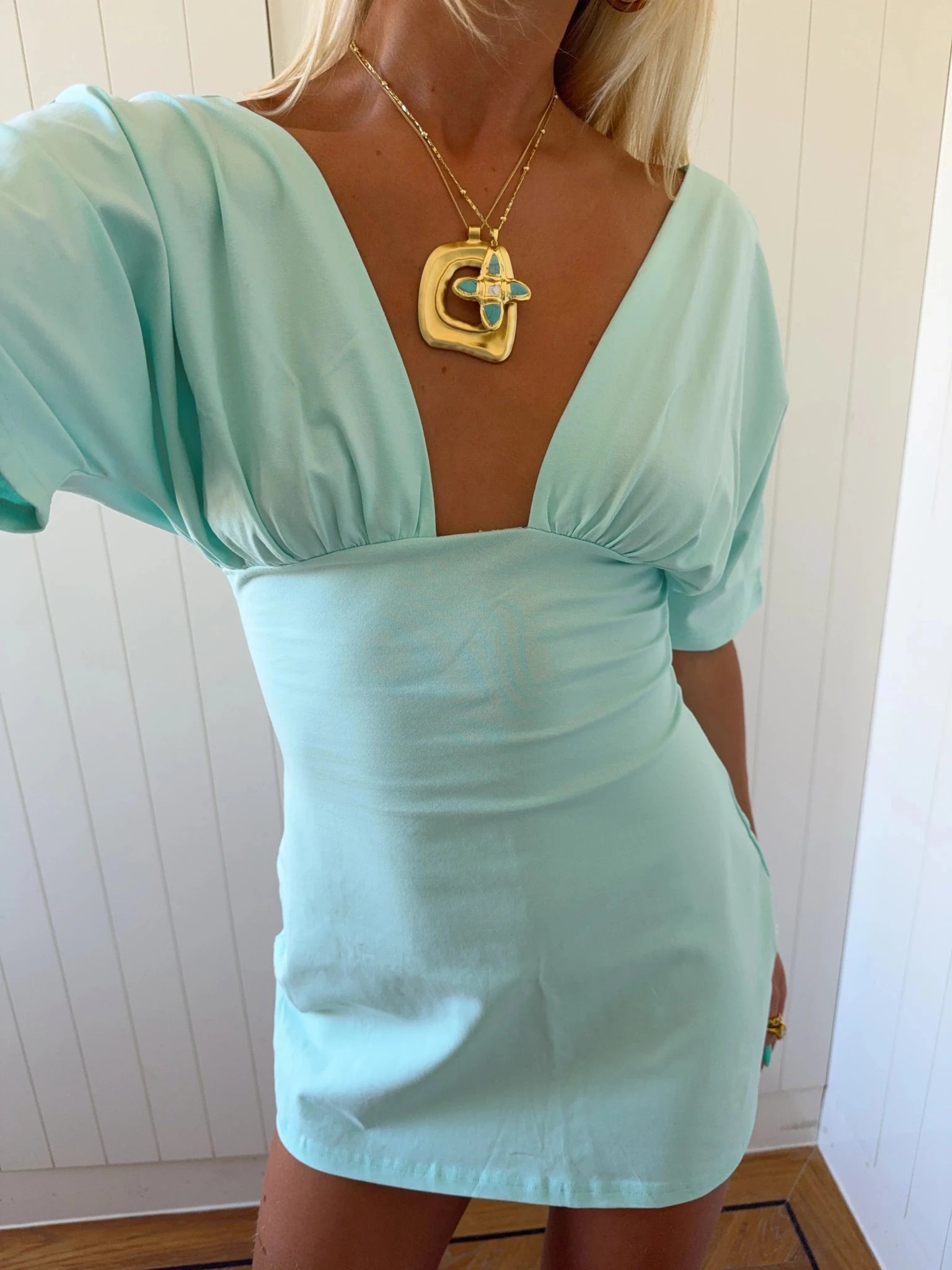 JESSIE DEEP V DRAPED SLEEVE DRESS IN AQUA - scandivv