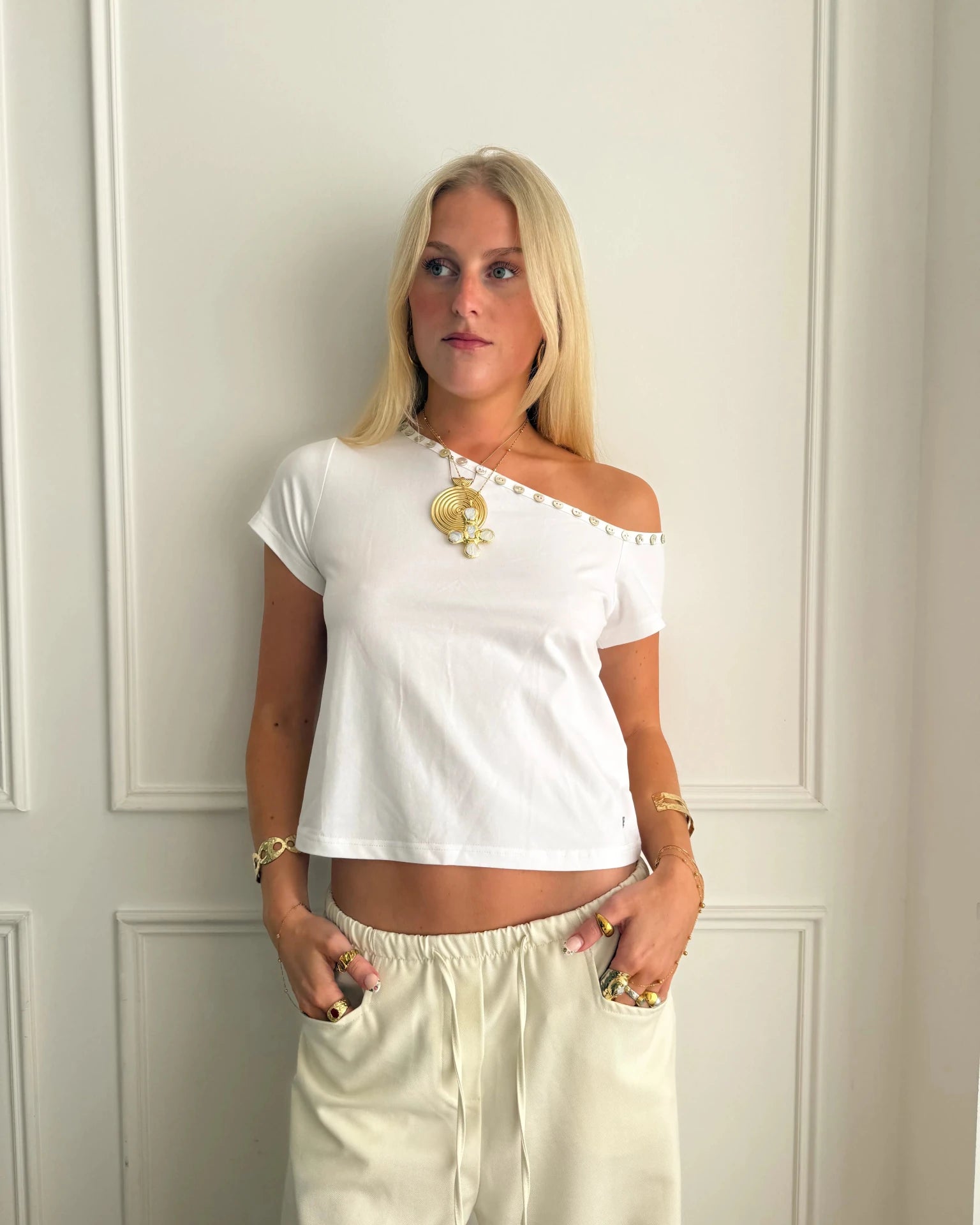 ADA TOP WITH SHELL BUTTONS IN WHITE - scandivv