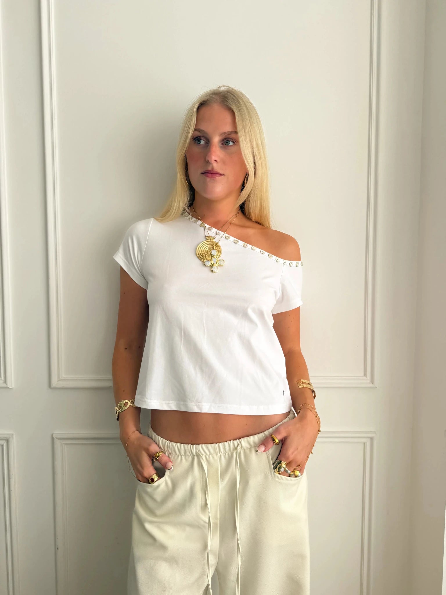 ADA TOP WITH SHELL BUTTONS IN WHITE - scandivv
