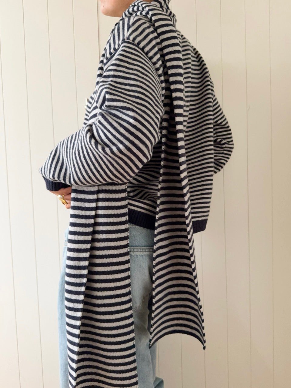 ALVA KNIT WITH SCARF IN NAVY AND GREY - scandivv