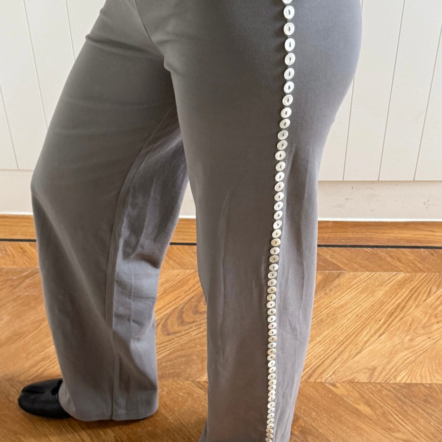 COMING SOON - MAEVE SHELL BUTTONS PANTS IN SMOKE - scandivv