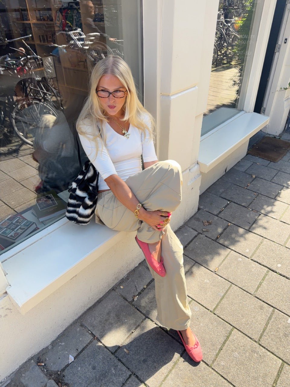 PREORDER - SUUS V-NECK 3/4 SLEEVE TOP IN WHITE - scandivv