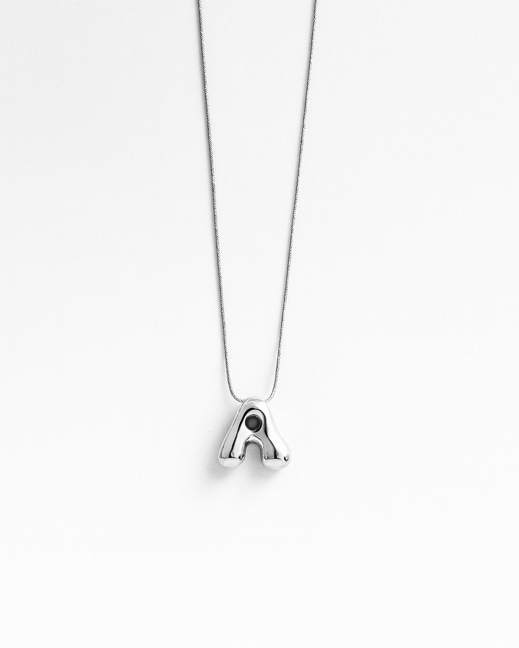 VIE INITIAL NECKLACE SILVER - scandivv