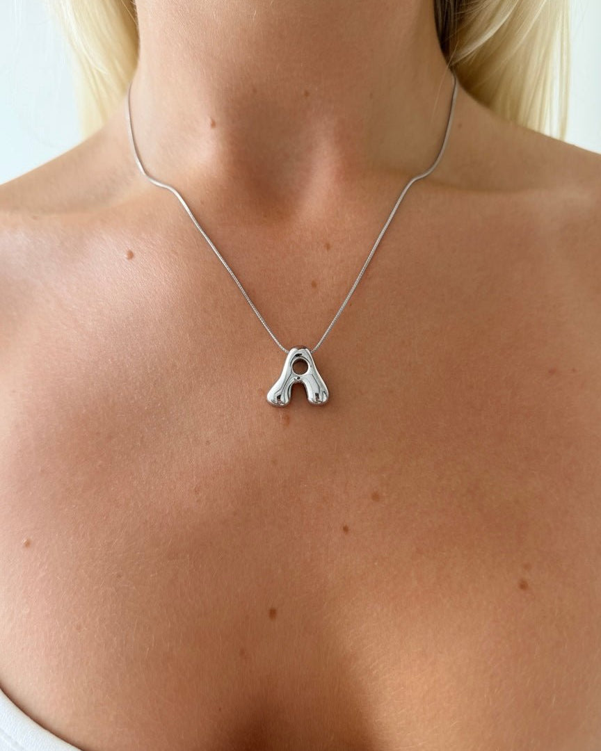 VIE INITIAL NECKLACE SILVER - scandivv
